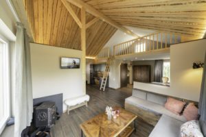 baumhaus-fasan-sitzecke