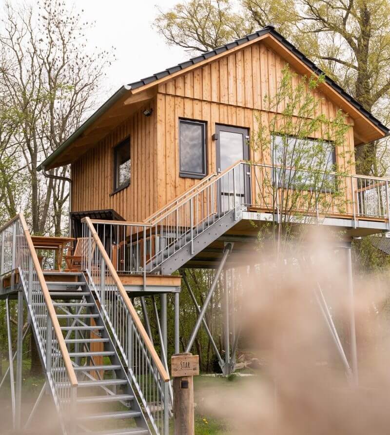 baumhaus-star-außen