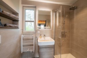 baumhaus-spatz-bad